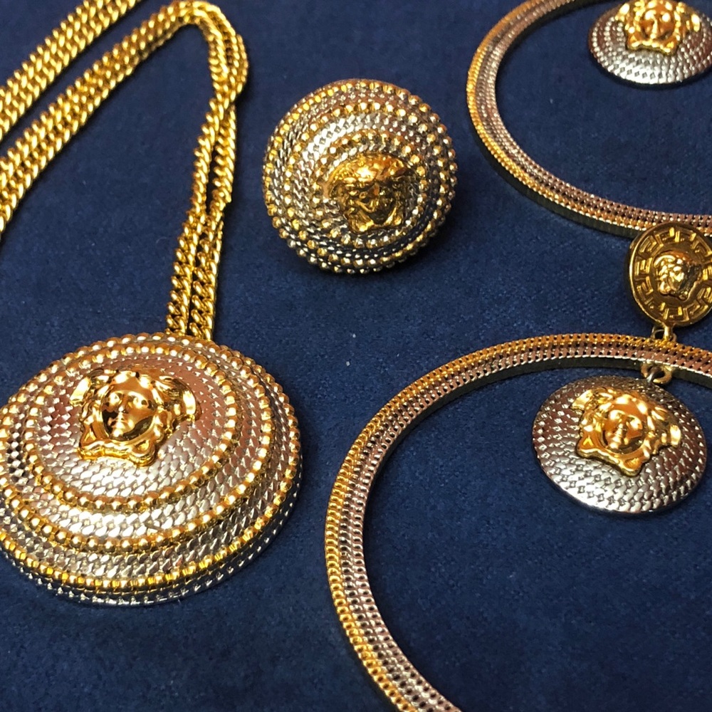 AUTHENTIC VERSACE GOLD & SILVER MEDUSA EARRINGS - Picture 3 of 3